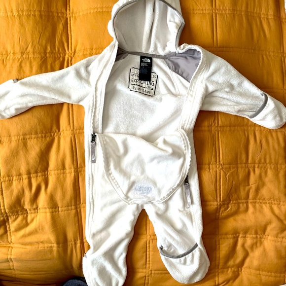 The North Face Infant White Buttery Fleece One Piece Coat Suit - white- 6-12 M - Picture 10 of 11